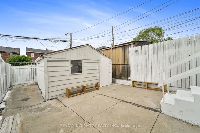 Additional image 24 of 2010 Dufferin St