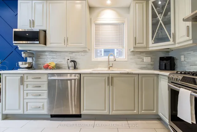 Additional image 13 of 450 Brisdale Dr