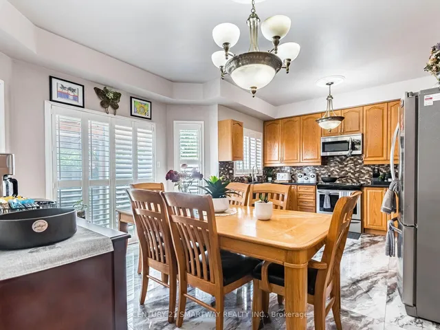 Additional image 11 of 38 Bottlebrush Dr