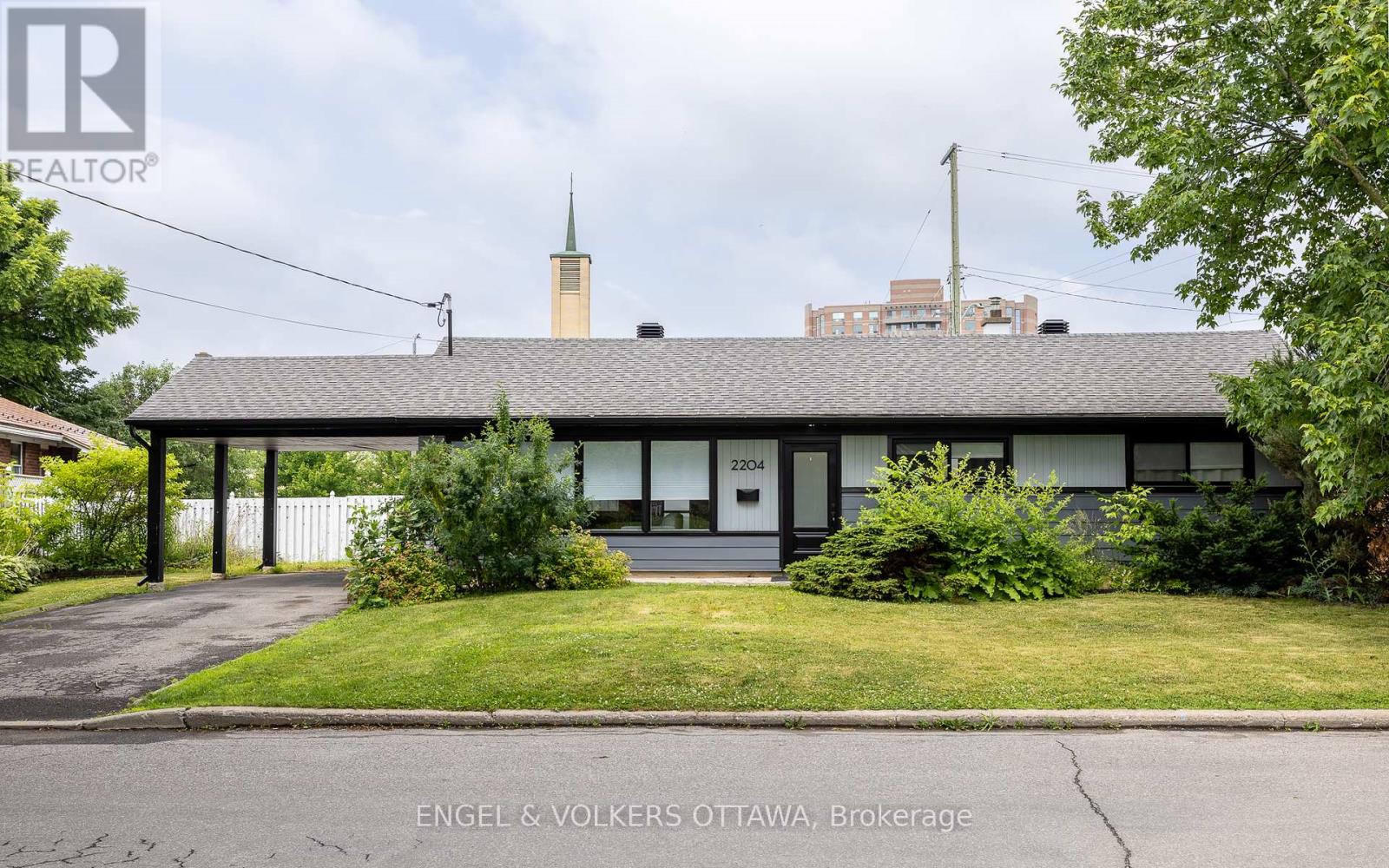 2204 UTAH STREET|Ottawa, Ontario K1H7W8