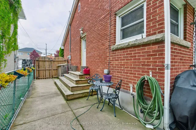 Additional image 31 of 271 Margaret Ave