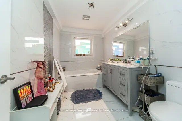 Additional image 20 of 44 Woodgate Dr