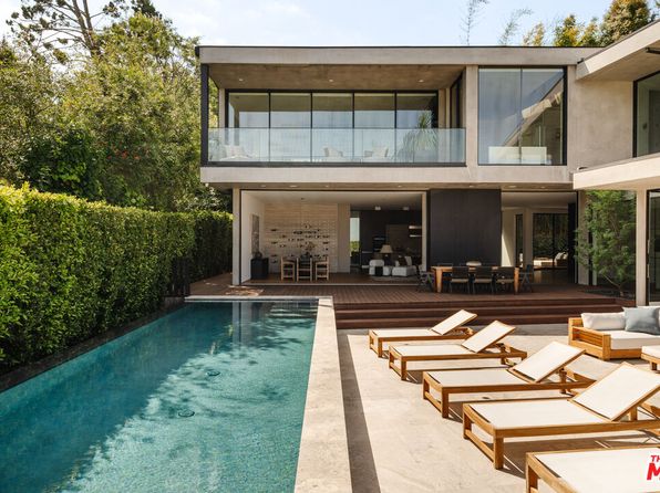 1383 Londonderry Pl, Los Angeles, CA 90069