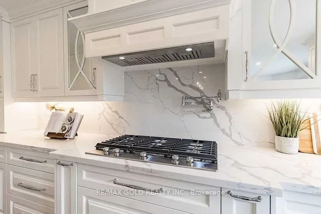 房产图片 2 - 30 Deerglen Dr