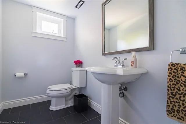 Additional image 18 of 2390 Sinclair Cir