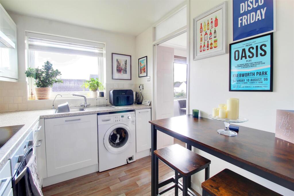 Additional image 14 of Alderman Close, Welham Green