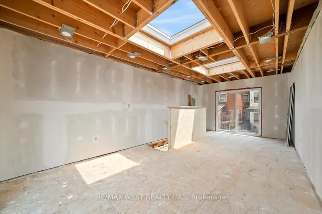 Additional image 40 of 248 1/2 Euclid Ave