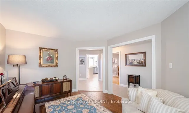 房产图片 6 - 26 Baccarat Cres