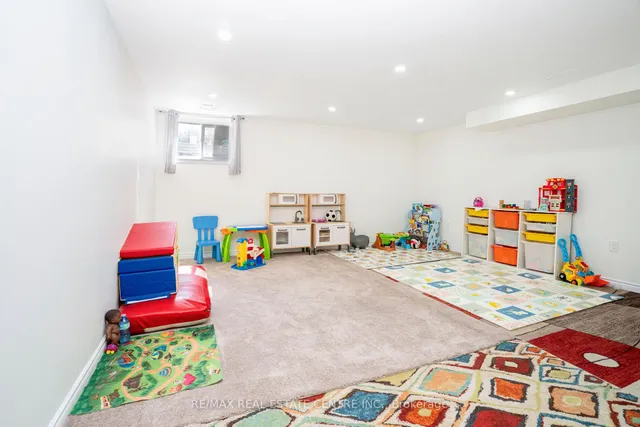 Additional image 39 of 504 WOODLEA Crt