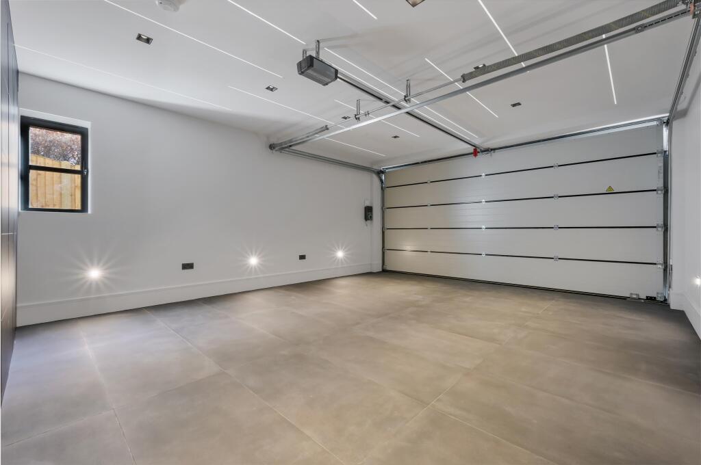 Additional image 21 of Brookmans Avenue, Brookmans Park, Hatfield, Hertfordshire, AL9