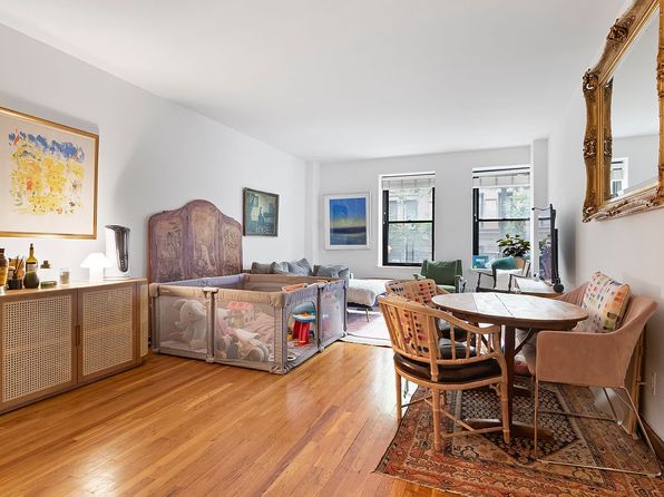 104 W 70th St APT 2B, New York, NY 10023