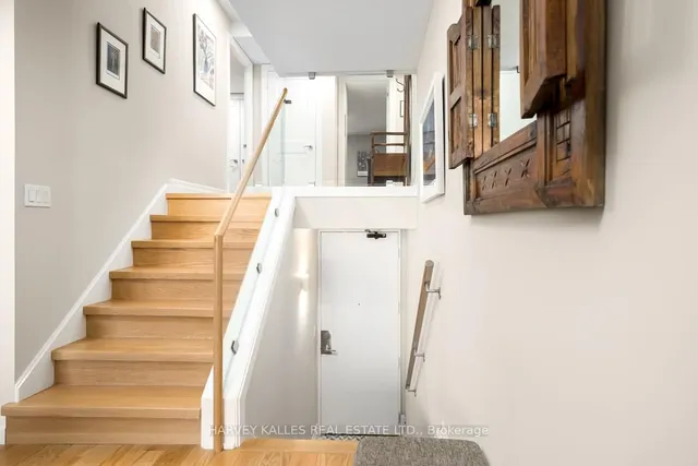 Additional image 5 of 33 Harbour Sq Unit 1605