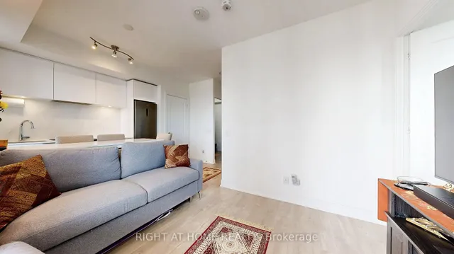 房产图片 7 - 70 Annie Craig Dr 单元 2703