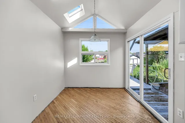 Additional image 12 of 155 Selkirk Ave