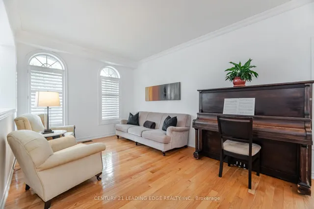 Additional image 7 of 34 Royal Links Circ