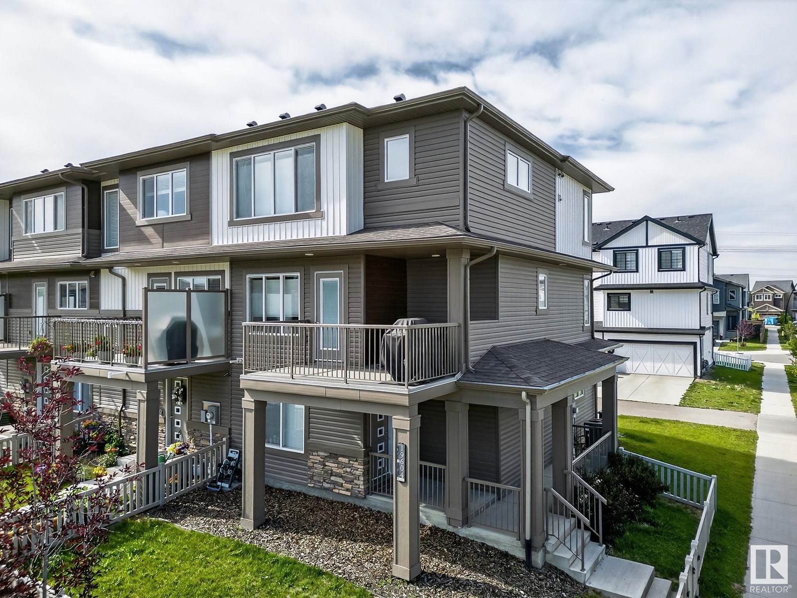 19604 27 AV NW|Edmonton, Alberta T6M0X2