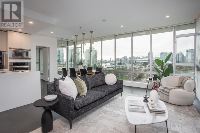 PH901 221 UNION STREET|Vancouver, British Columbia V6A0B4