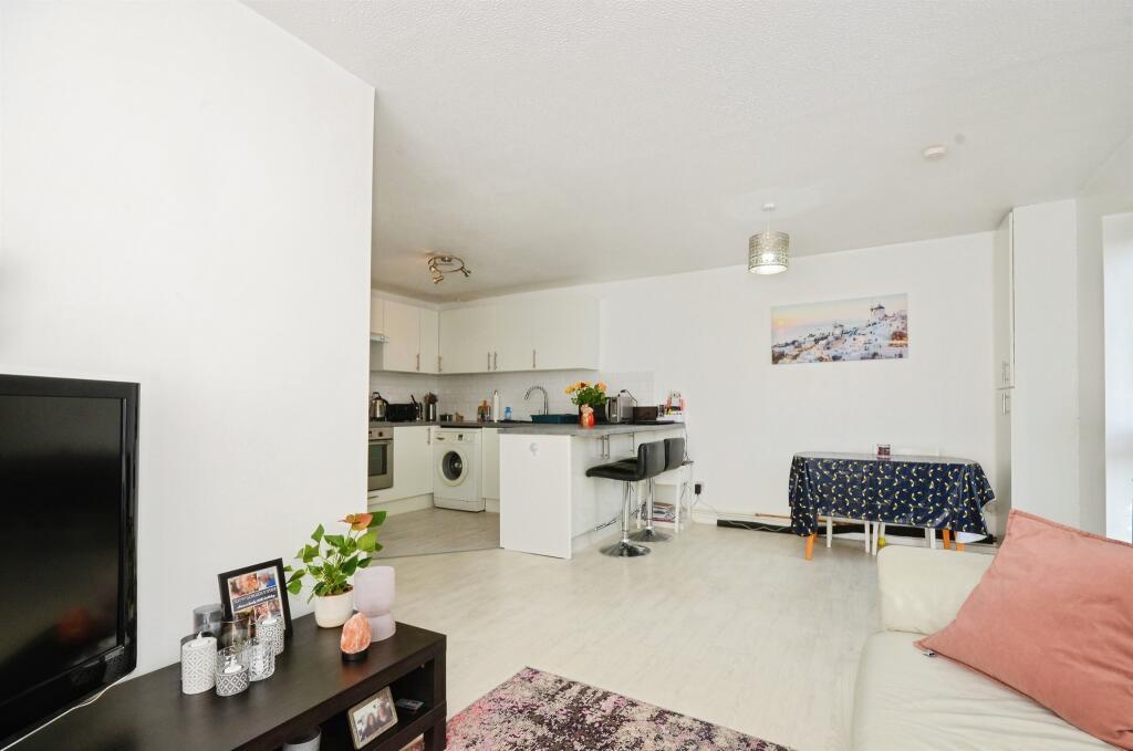 Additional image 4 of St James Court, Harpenden