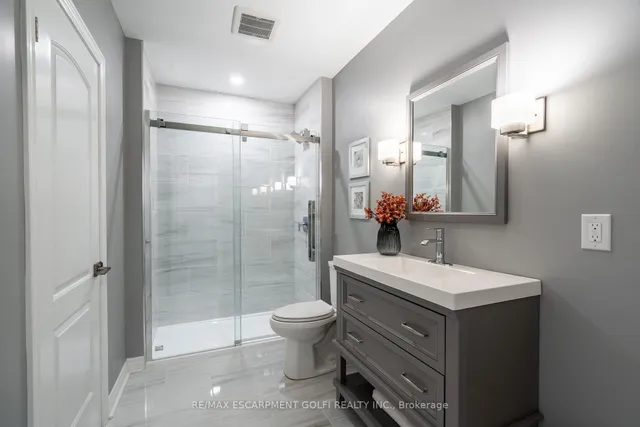 Additional image 31 of 44 Parkmanor Dr