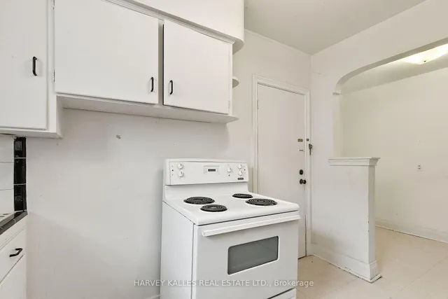 Additional image 21 of 15 Warwick Ave Unit 3