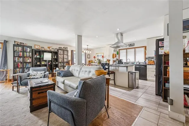 Additional image 9 of 143 Bruce St