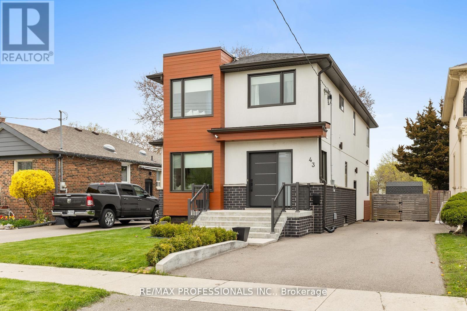 43 BELLMAN AVENUE|Toronto (Alderwood), Ontario M8W4A5