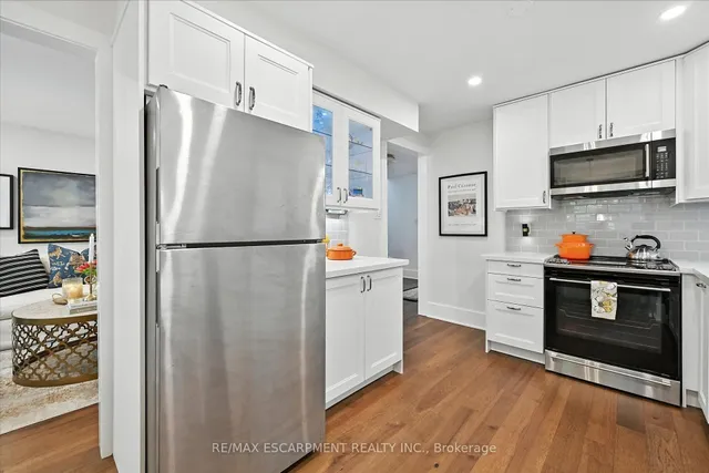 Additional image 15 of 445 Woodview Rd