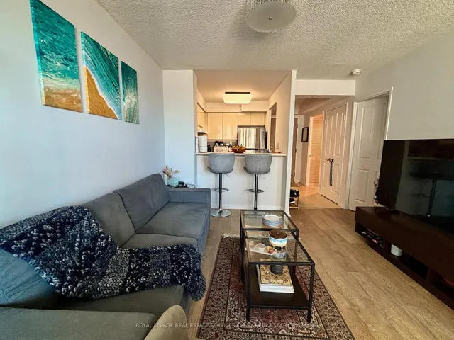 Additional image 7 of 942 Yonge St Unit 806