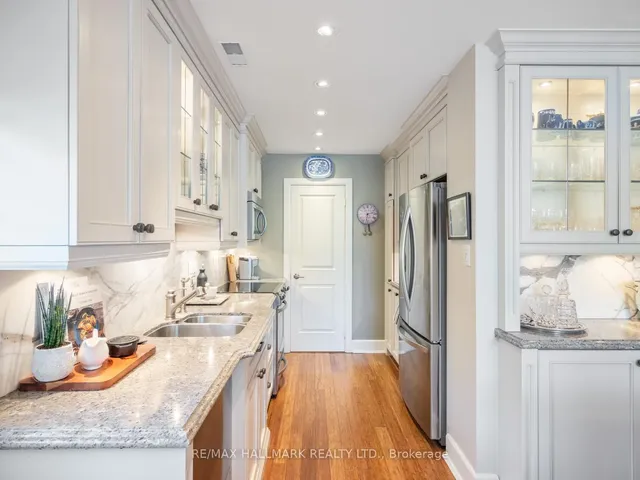 Additional image 13 of 2012 Queen St Unit 306