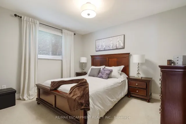 房产图片 12 - 711 MULLIN 路