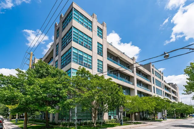 Additional image 3 of 380 Macpherson Ave Unit 209