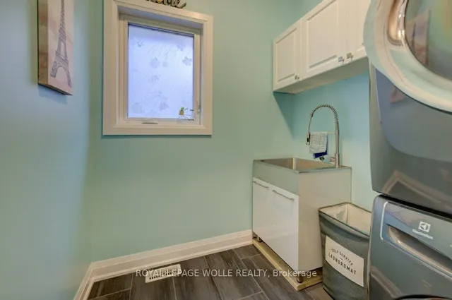 Additional image 20 of 43 Greyhawk St