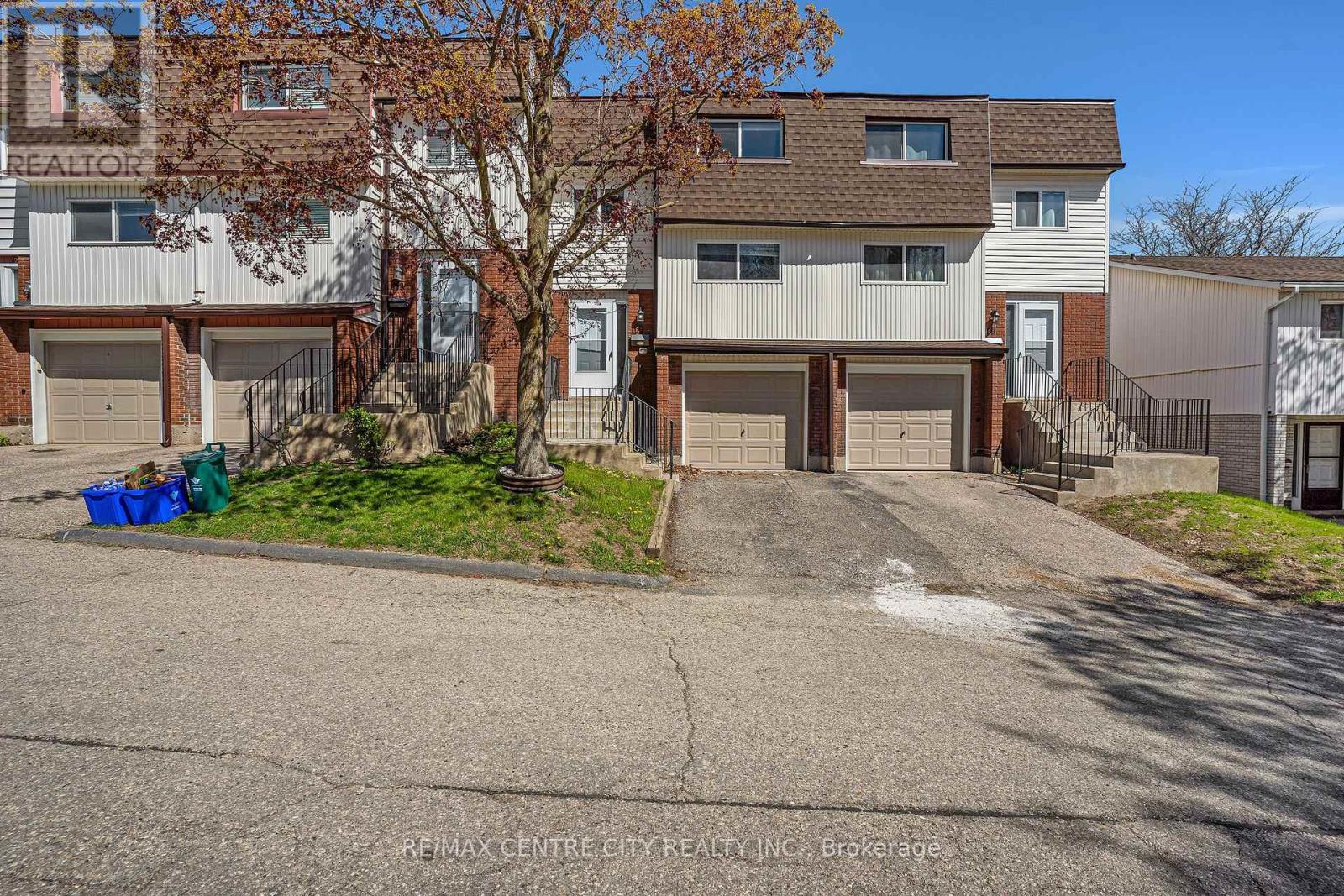 27 - 281 BLUEVALE STREET N|Waterloo, Ontario N2J4L8