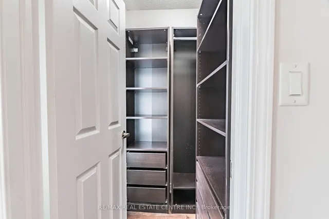 房产图片 33 - 533 Yates Dr