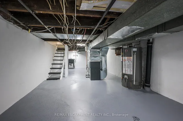 Additional image 18 of 102 Gibson Ave