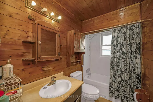 Additional image 17 of 676 Upper Wentworth St