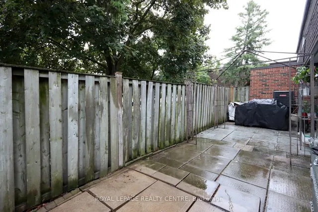 房产图片 28 - 444 Silverstone Dr 单元 11