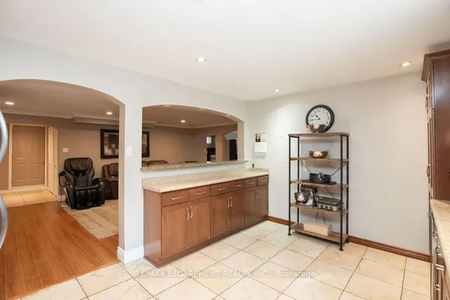 Additional image 33 of 10 Shadeland Cres