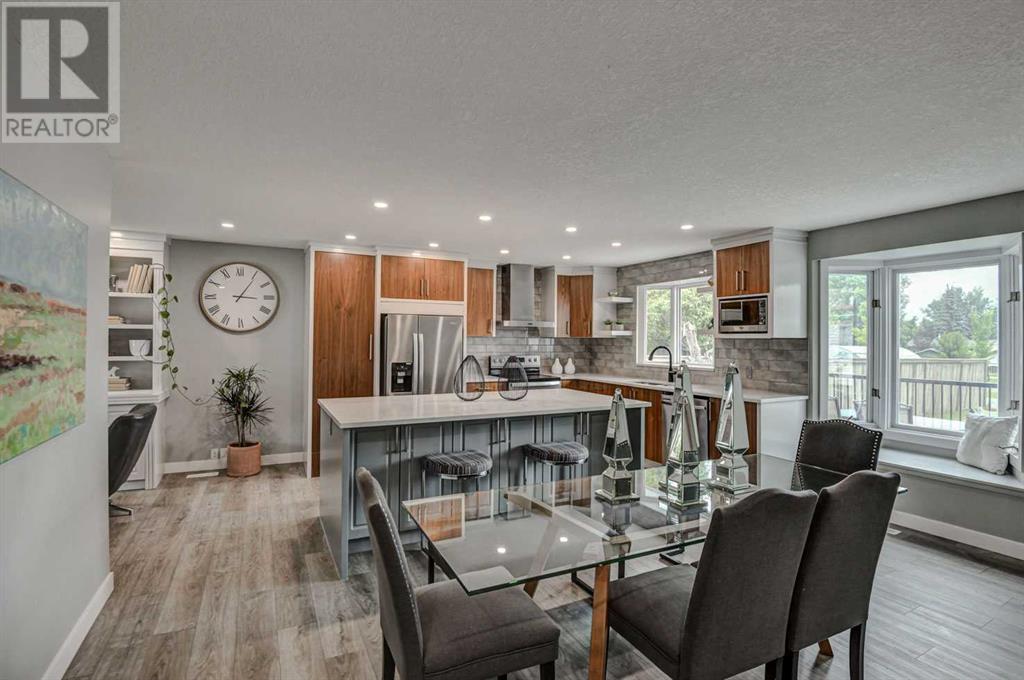 688 Cedarille Way SW|Calgary, Alberta T2W2G7