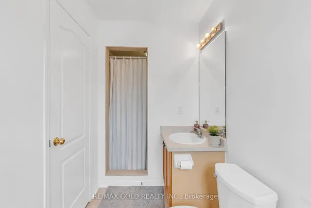 Additional image 31 of 144 Crystalview Cres