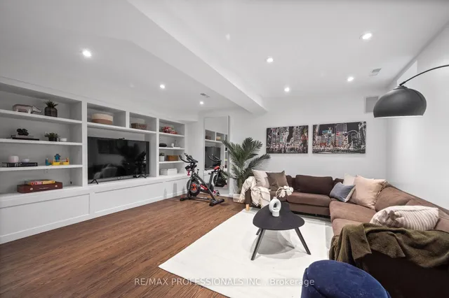 Additional image 38 of 61 Evans Ave