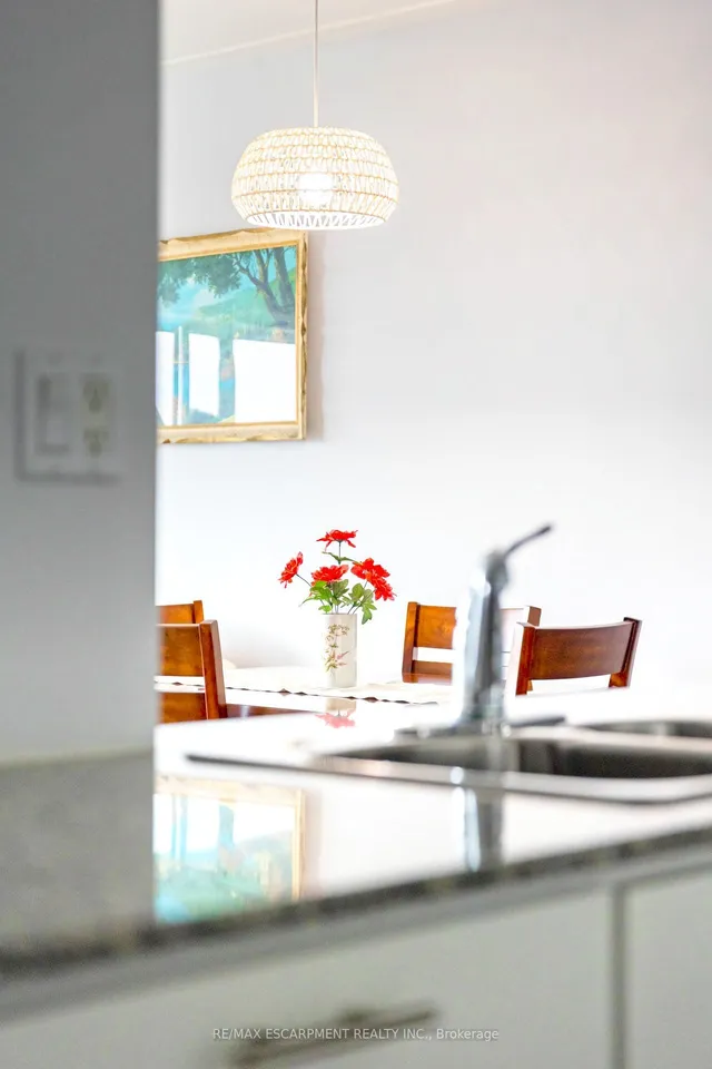 房产图片 6 - 8 Woodman Dr 单元805