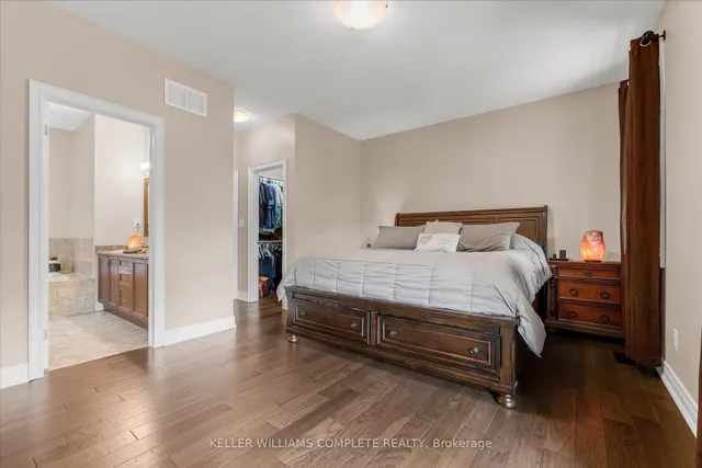 Additional image 23 of 180 Mother's St