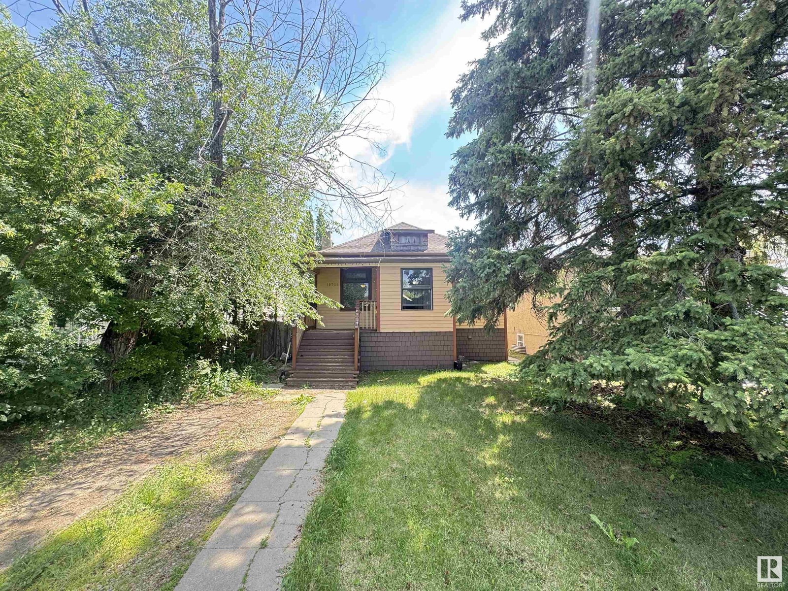 10719 74 AV NW|Edmonton, Alberta T6E1G7