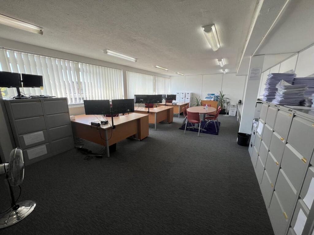 Additional image 9 of 104 High Street, London Colney, St. Albans, AL2 1QL