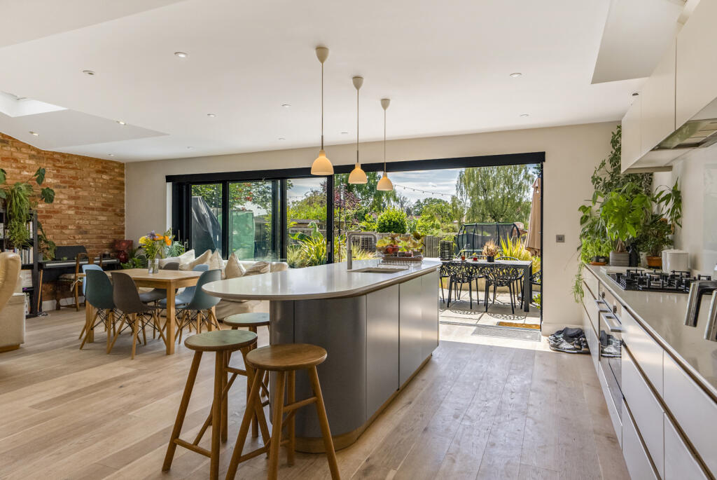 Additional image 2 of Kingshill Avenue, St. Albans, Hertfordshire, AL4