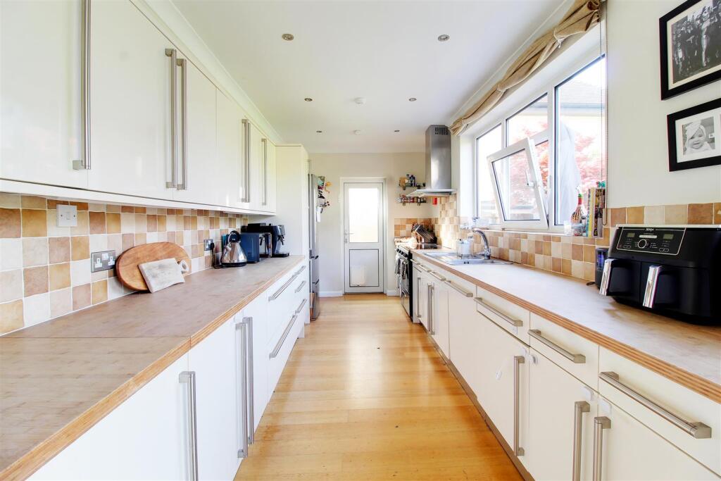 Additional image 12 of Mymms Drive, Brookmans Park