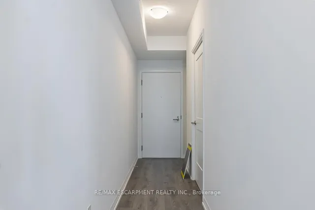 Additional image 3 of 28 Widmer St Unit 4021