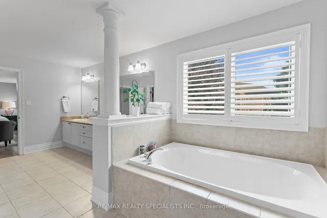 Additional image 25 of 21 Lauderhill Rd