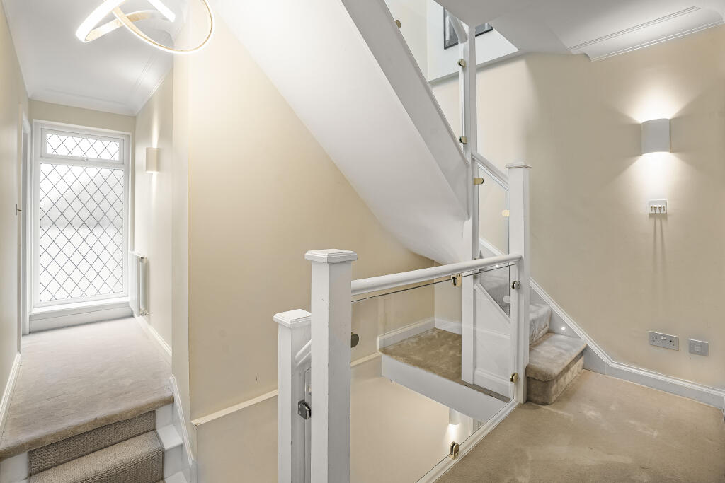 Additional image 20 of Watling Street, St Albans, AL1